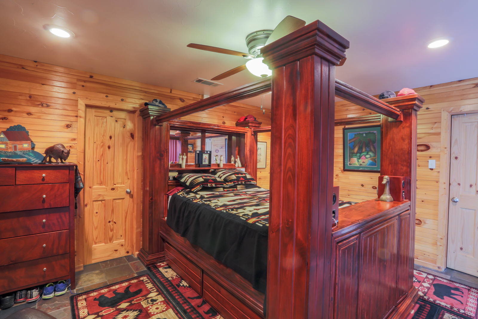 Quinlan Lake House Bedroom