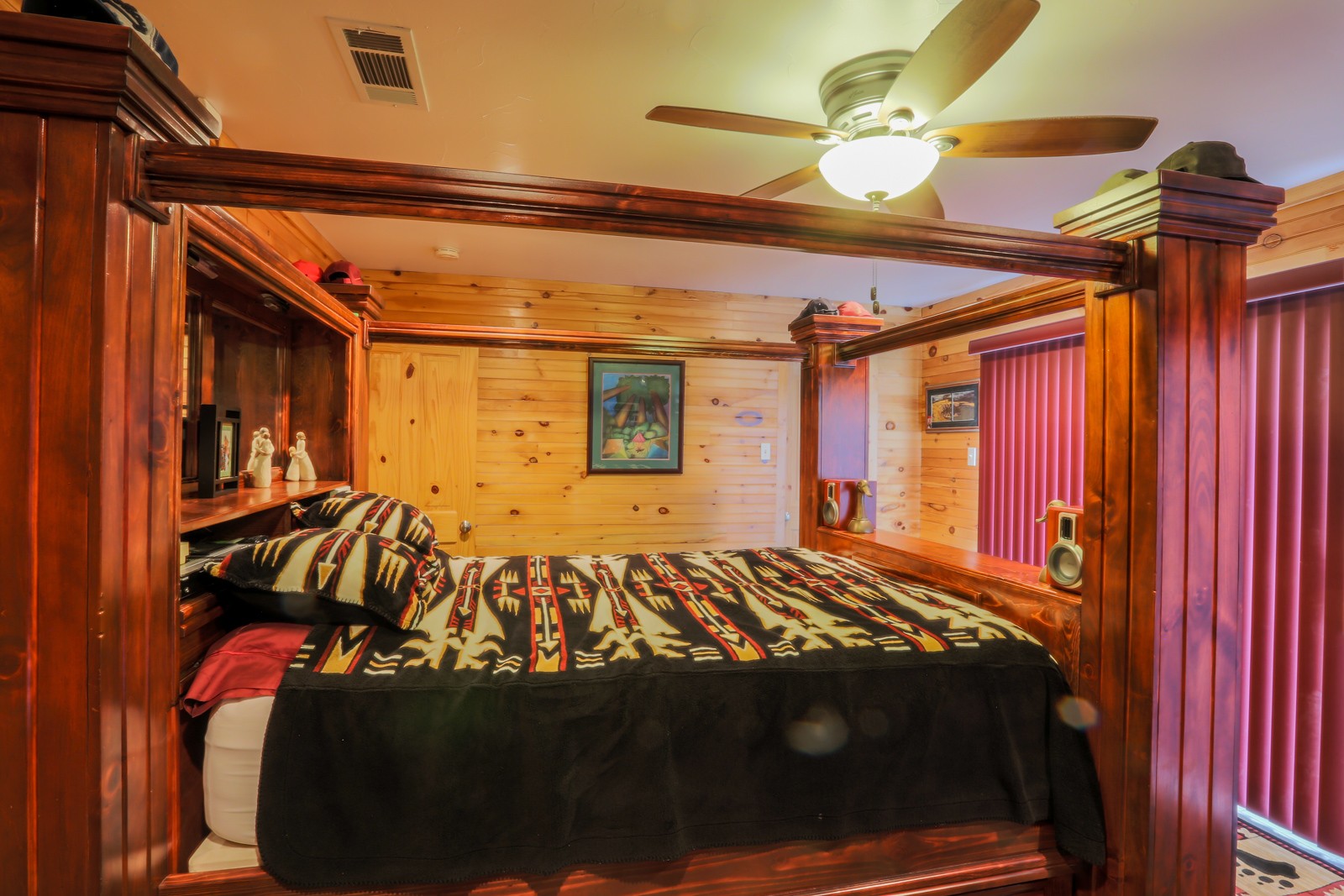 Quinlan Lake House Bedroom